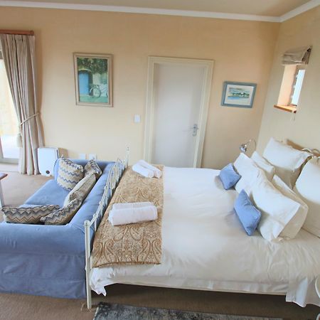On The Cliff Guest House Hermanus Exterior photo