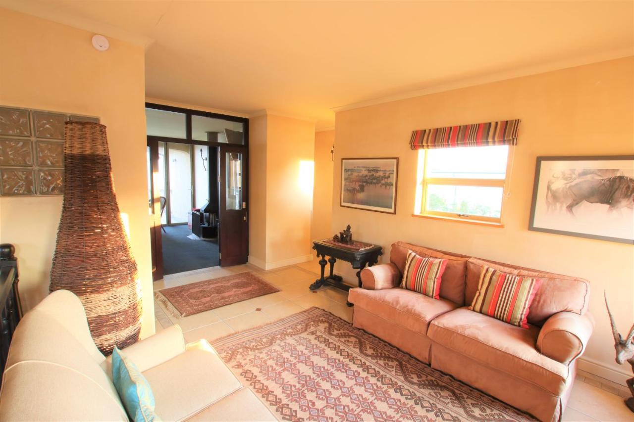 On The Cliff Guest House Hermanus Exterior photo