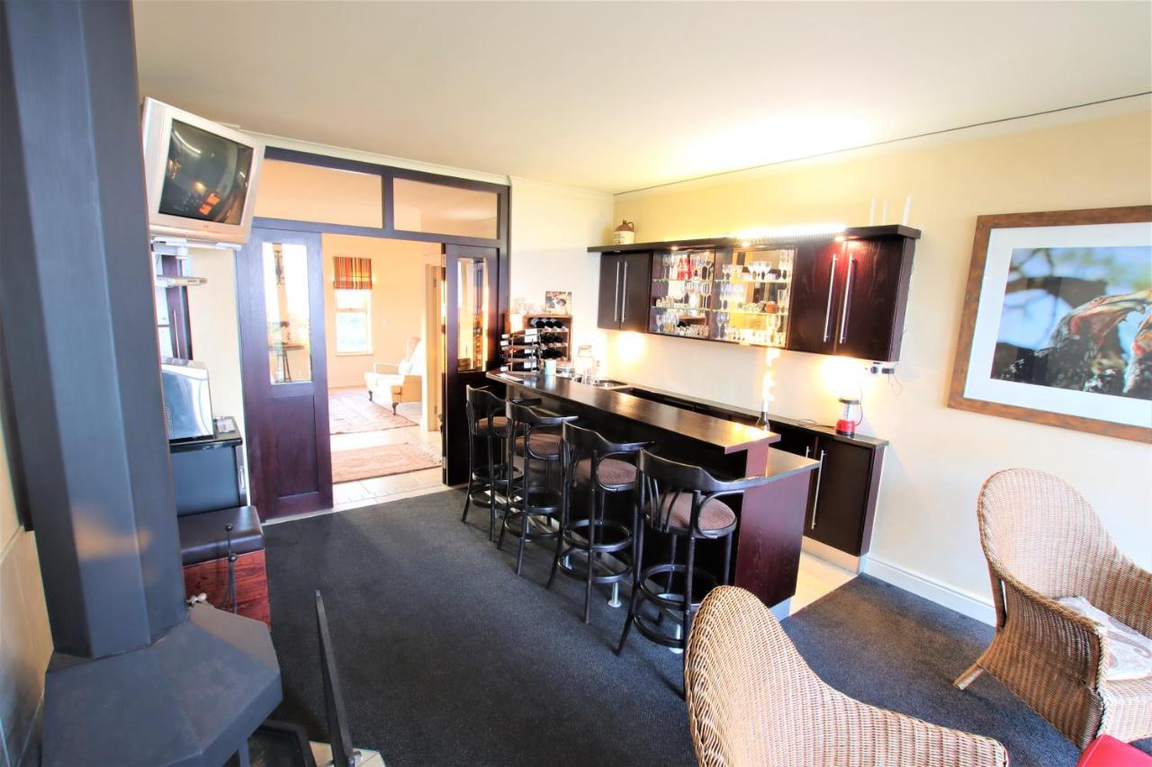 On The Cliff Guest House Hermanus Exterior photo
