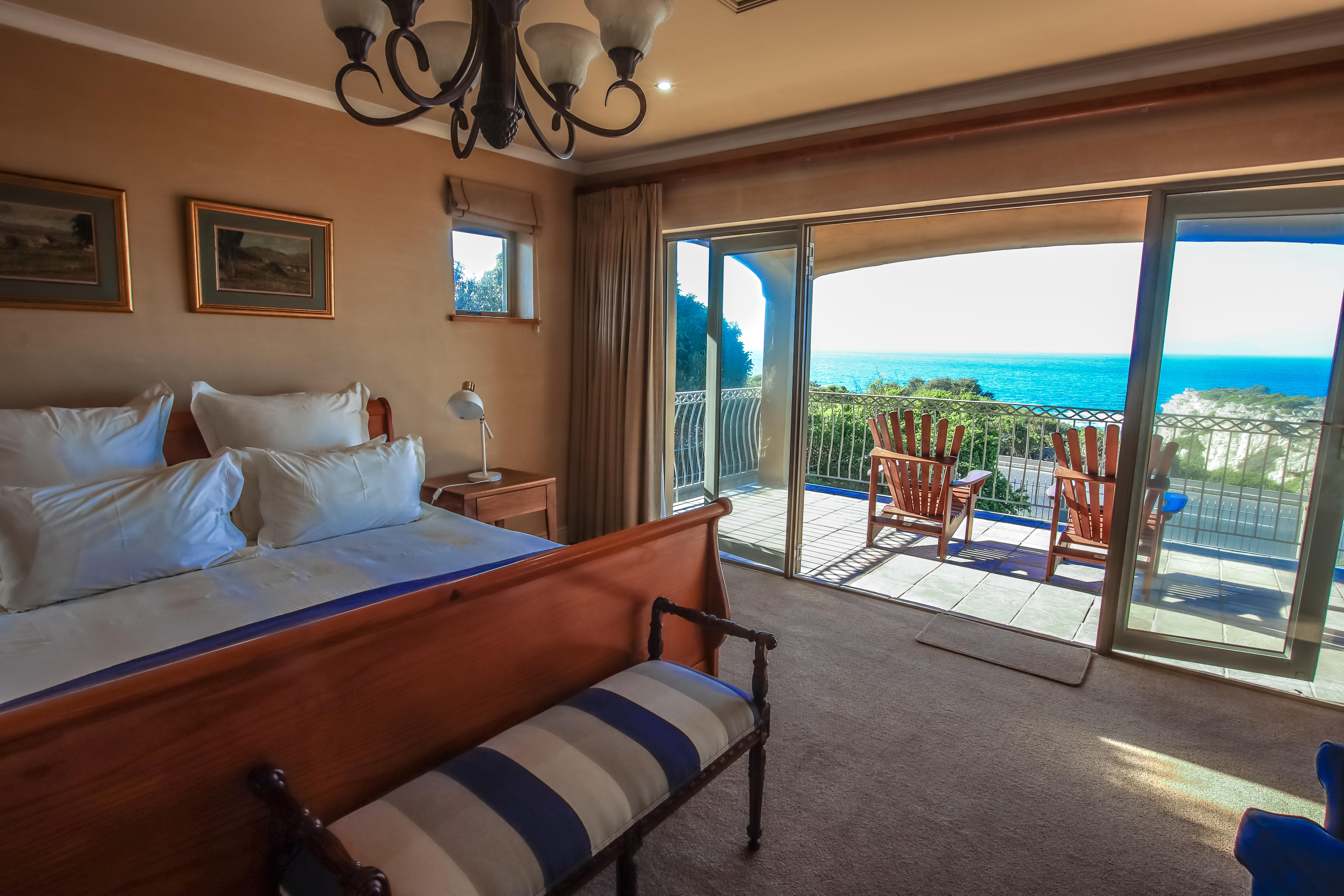 On The Cliff Guest House Hermanus Exterior photo