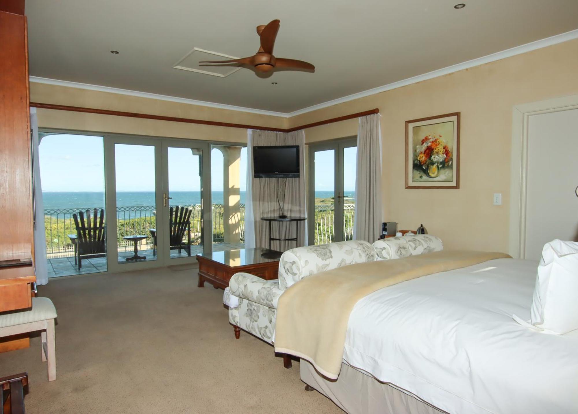 On The Cliff Guest House Hermanus Exterior photo