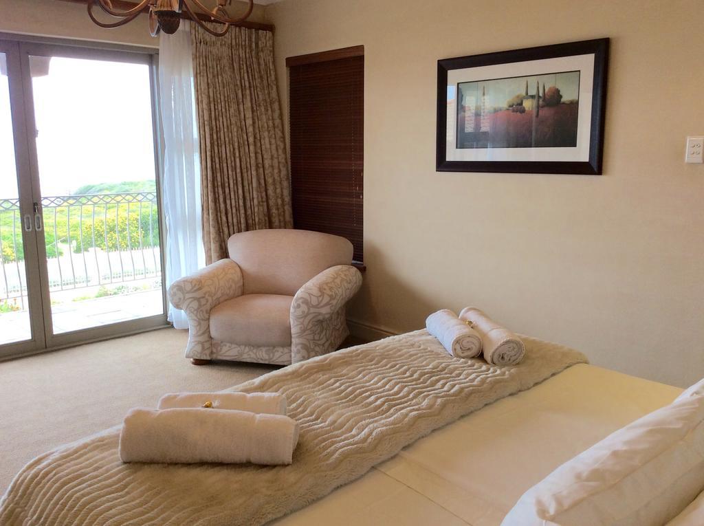 On The Cliff Guest House Hermanus Exterior photo