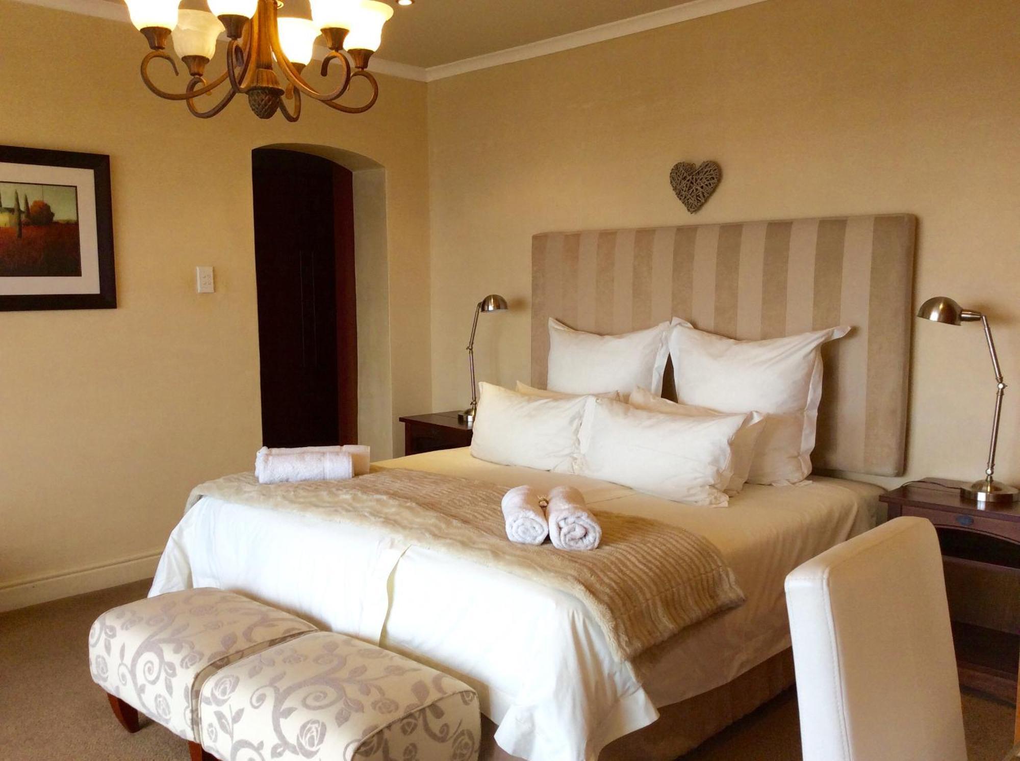On The Cliff Guest House Hermanus Exterior photo