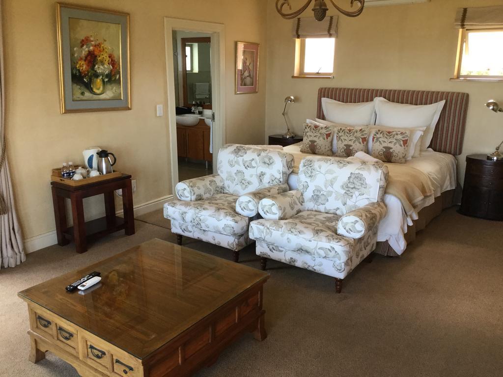On The Cliff Guest House Hermanus Exterior photo