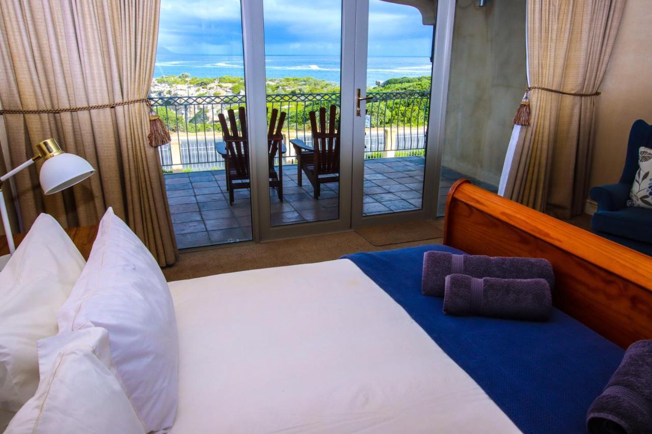 On The Cliff Guest House Hermanus Exterior photo