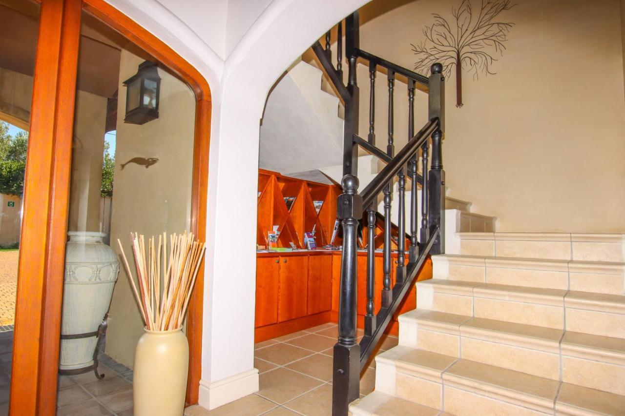 On The Cliff Guest House Hermanus Exterior photo